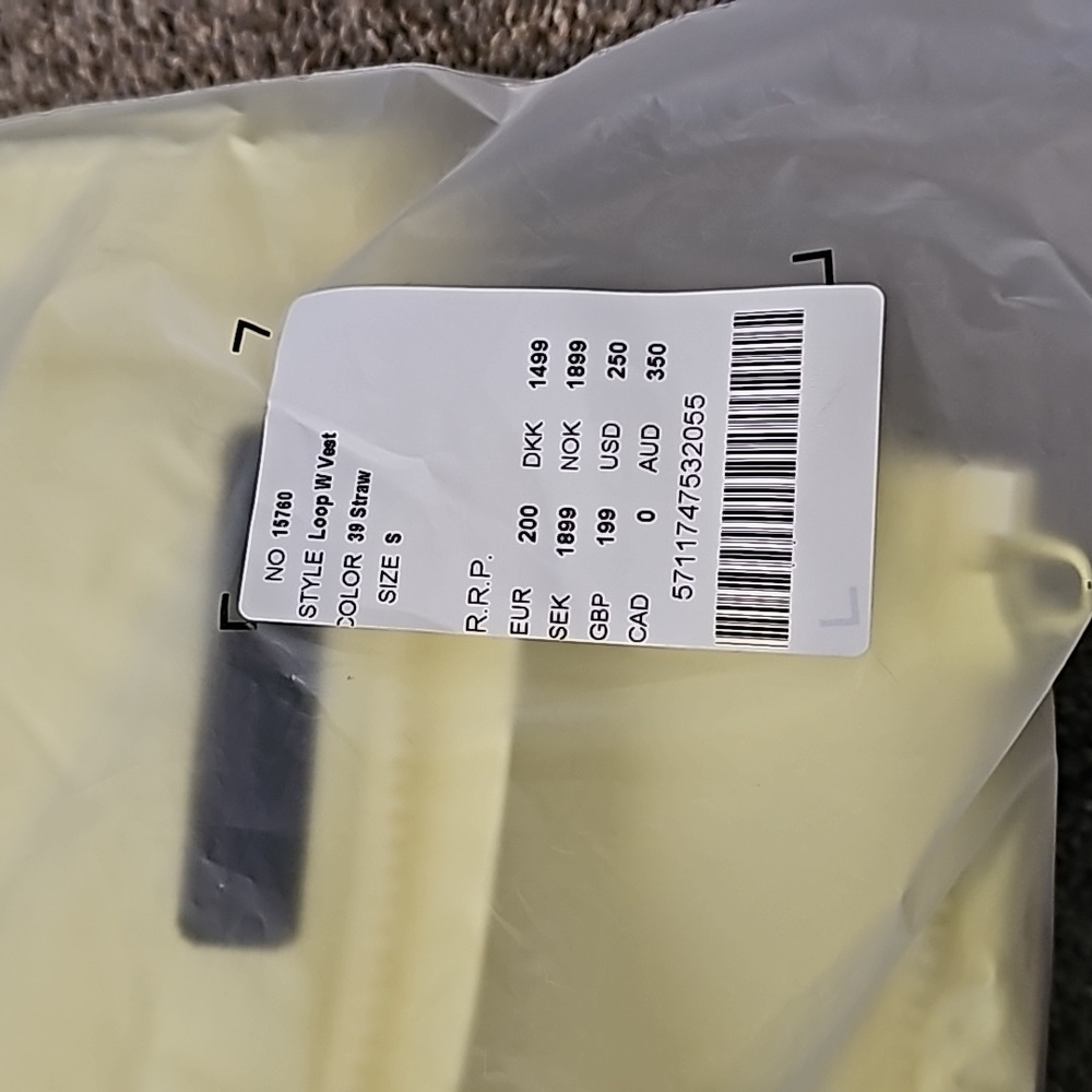 Rains Loop W Vest Straw Size Small - Picture 5 of 8
